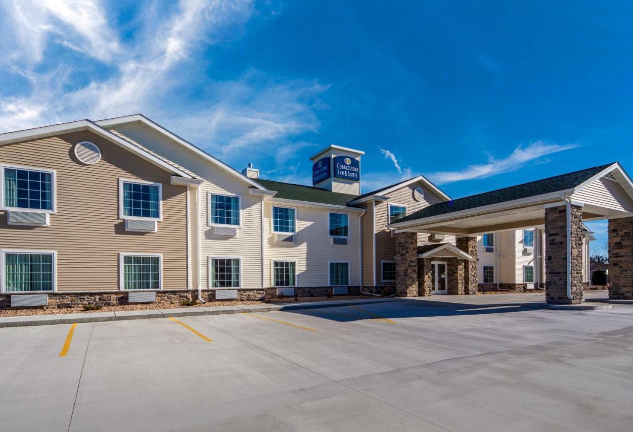 Cobblestone Inn & Suites - Holdrege Exterior photo